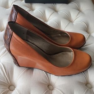 Kenneth Cole Reaction, size 9, Whiskey